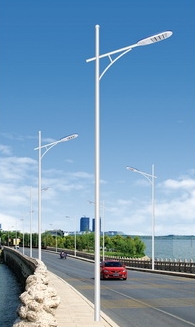 传统市电路灯与太阳能路灯区别 太阳能路灯怎么调照明时间